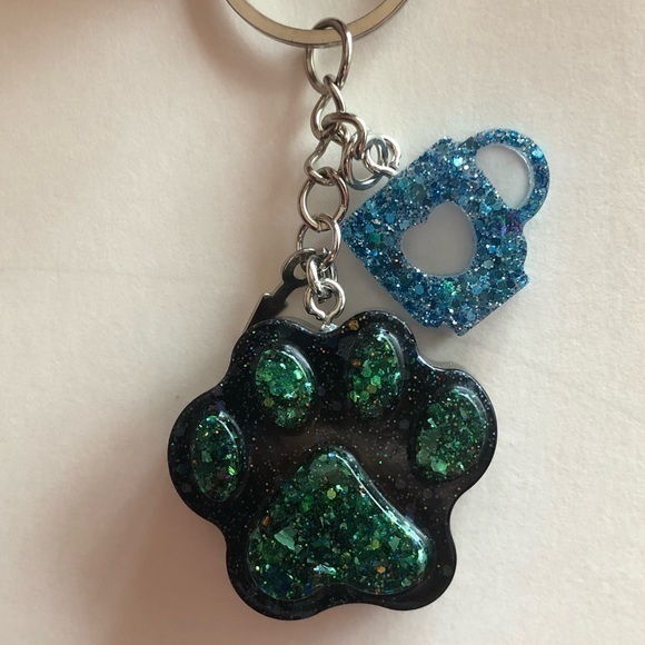 Handmade Black & Green Resin Dog or Cat Paw Print + Blue Coffee Mug Key Chain - Picture 1 of 7
